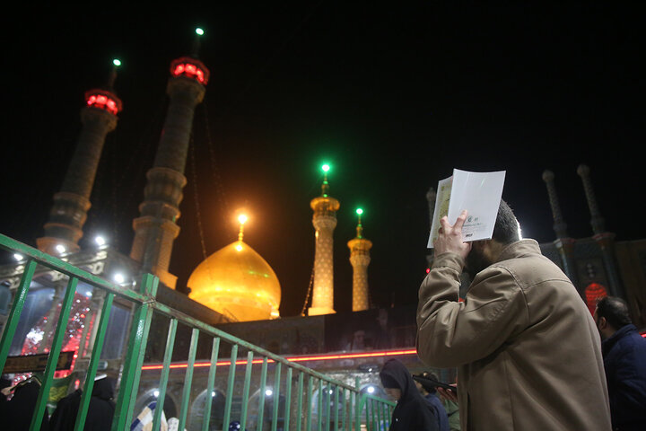حال‌وهوای معنوی حرم حضرت فاطمه معصومه(س) در شب نوزدهم رمضان