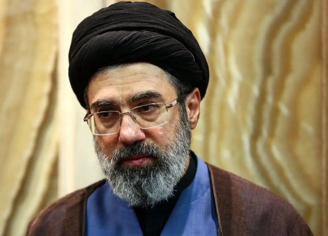 اعلام بیعت بیت مرحوم آیت‌الله شاه‌آبادی با آیت‌الله سید مجتبی خامنه‌ای