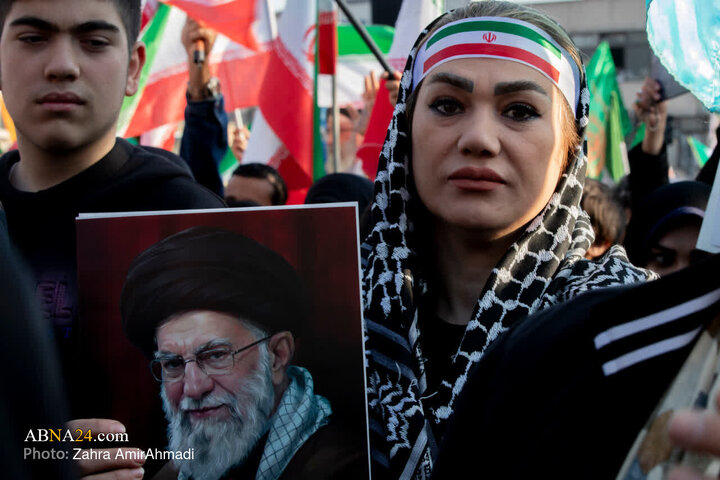 مراسم بیعت با سومین رهبر انقلاب - تهران