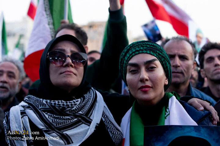 مراسم بیعت با سومین رهبر انقلاب - تهران