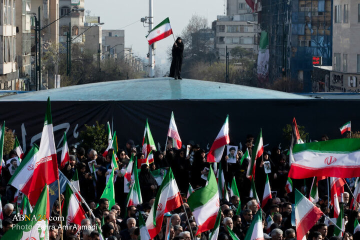 مراسم بیعت با سومین رهبر انقلاب - تهران