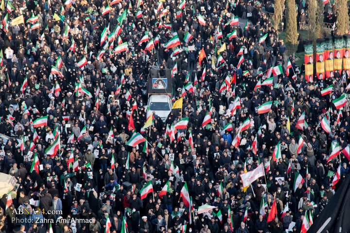 مراسم بیعت با سومین رهبر انقلاب - تهران