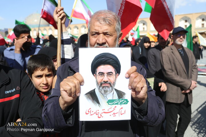 اجتماع مردمی بیعت با سومین رهبر انقلاب - اصفهان