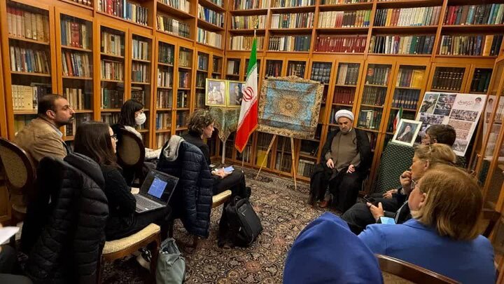 واتیکان؛ رونمایی از کتاب »حضرت مریم و حضرت مسیح علیهماالسلام« از دیدگاه رهبر شهید انقلاب اسلامی + تصاویر
