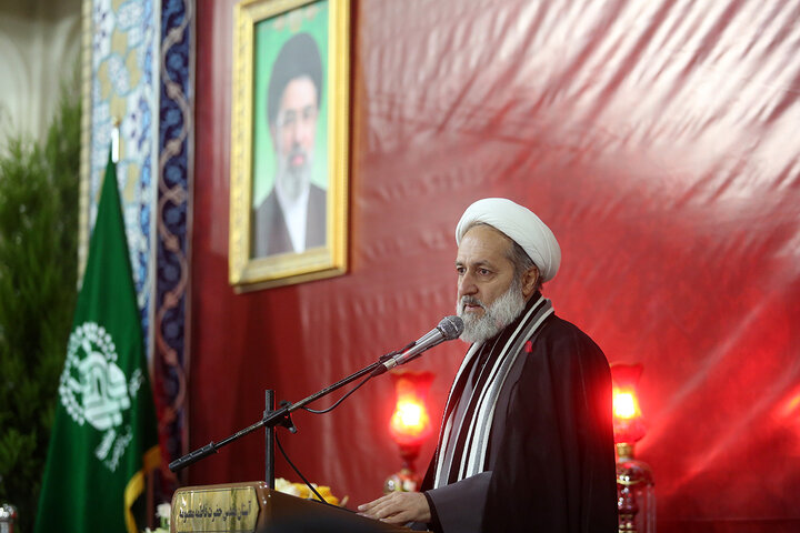 بیعت دانشگاهیان استان قم با ولی امر مسلمین جهان در حرم بانوی کرامت