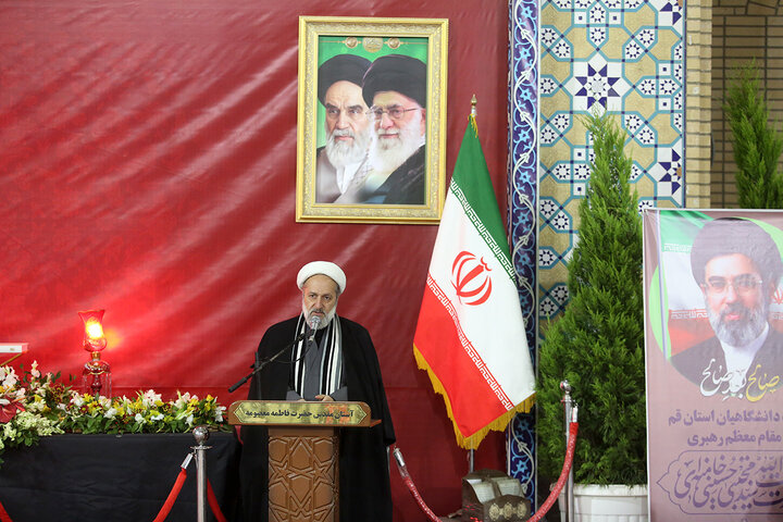 بیعت دانشگاهیان استان قم با ولی امر مسلمین جهان در حرم بانوی کرامت