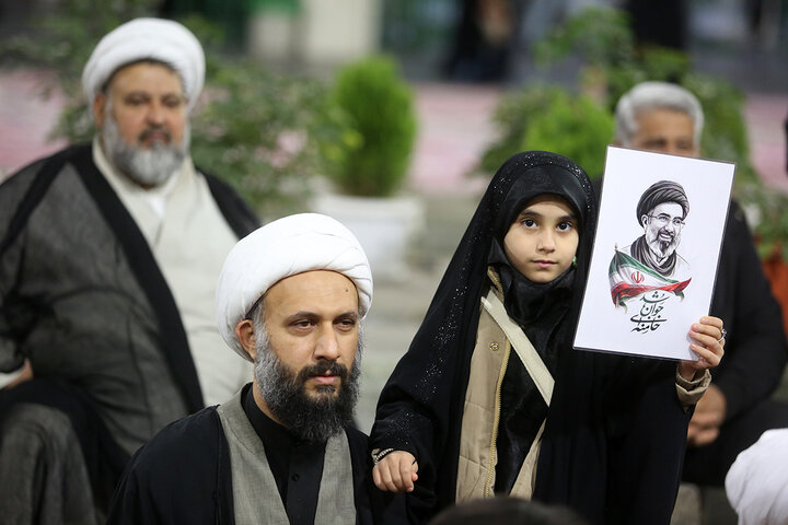 بیعت دانشگاهیان استان قم با ولی امر مسلمین جهان در حرم بانوی کرامت