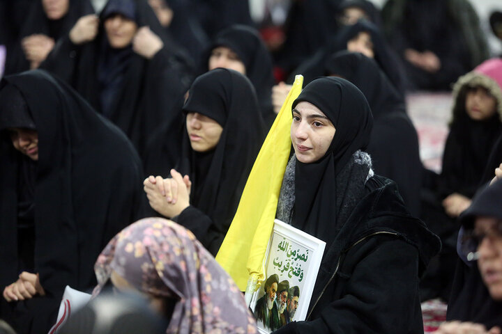 بیعت دانشگاهیان استان قم با ولی امر مسلمین جهان در حرم بانوی کرامت
