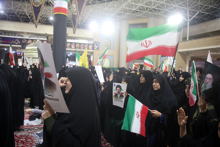 بیعت دانشگاهیان استان قم با ولی امر مسلمین جهان در حرم بانوی کرامت