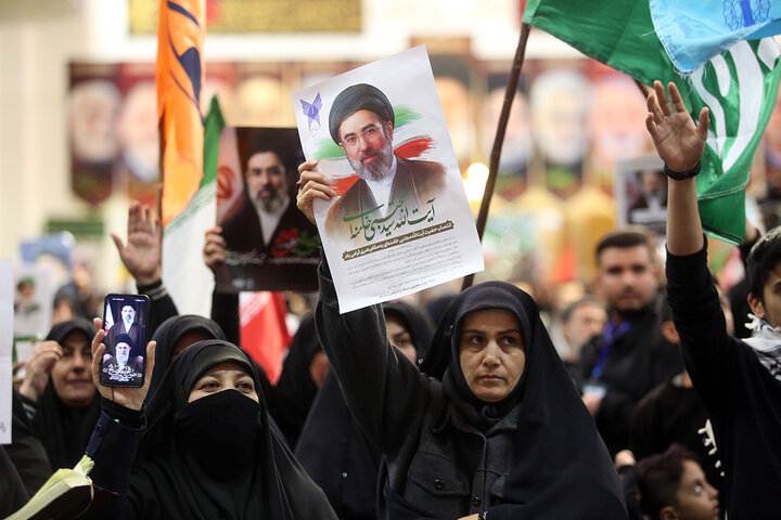 بیعت حامیان بین‌المللی انقلاب اسلامی با حضرت آیت‌الله امام سید مجتبی خامنه‌ای