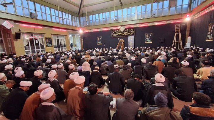 برگزاری مراسم یادبود رهبر شهید در دفتر آیت‌الله سیستانی