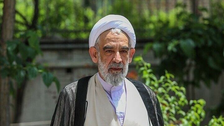آیت‌الله مجتبی خامنه‌ای فقیهی متعهد، شجاع و آشنا به شرایط منطقه‌ای و بین‌المللی است