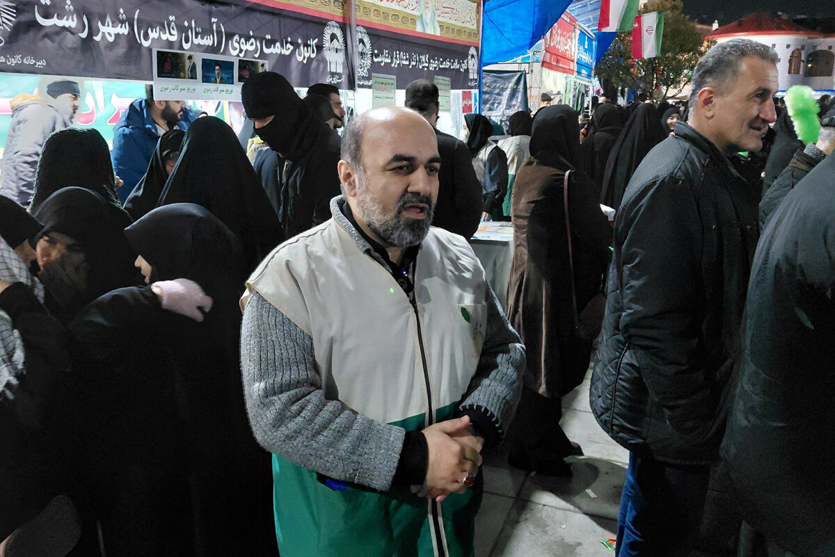 حضور میدانی خادم‌یاران رضوی در سوگ امام شهید؛ از توزیع متبرکات تا مشاوره سوگ