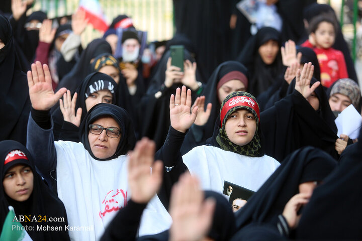 آیین تجدید بیعت بانوان طلبه با رهبر معظم انقلاب در حرم حضرت معصومه(س)