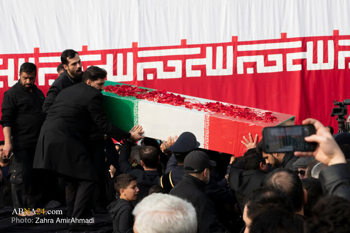 خاکسپاری پیکر شهید علی شمخانی در امامزاده صالح (ع)