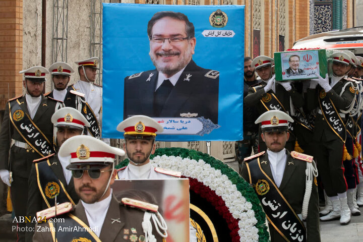 خاکسپاری پیکر شهید علی شمخانی در امامزاده صالح (ع)