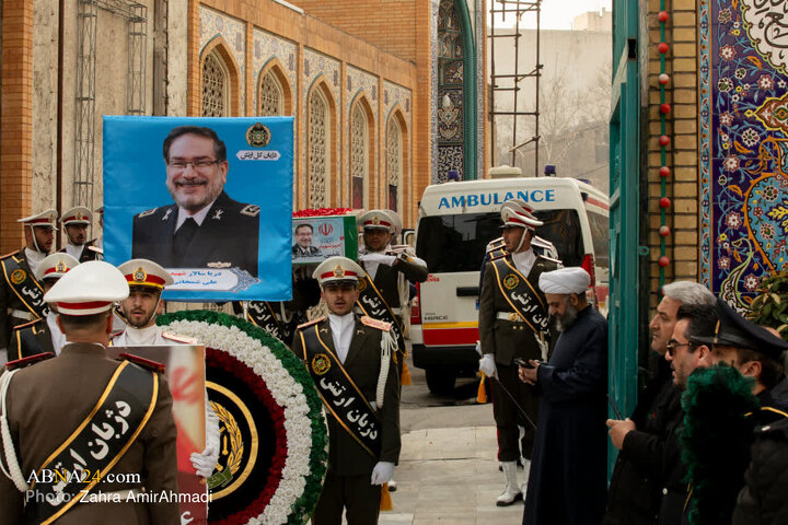 خاکسپاری پیکر شهید علی شمخانی در امامزاده صالح (ع)