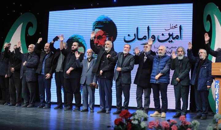 گزارش تصویری | عهد جمعی هنرمندان با آیت‌الله سید مجتبی خامنه‌ای