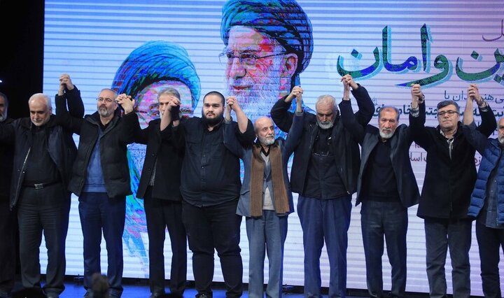 گزارش تصویری | عهد جمعی هنرمندان با آیت‌الله سید مجتبی خامنه‌ای