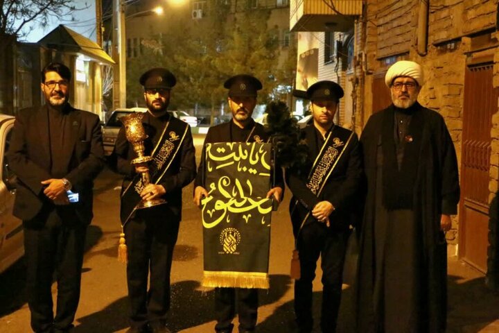 تکریم خانواده شهدای جنگ تحمیلی رمضان توسط خادمان حرم بانوی کرامت