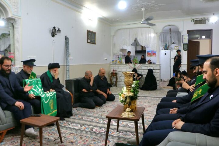تکریم خانواده شهدای جنگ تحمیلی رمضان توسط خادمان حرم بانوی کرامت