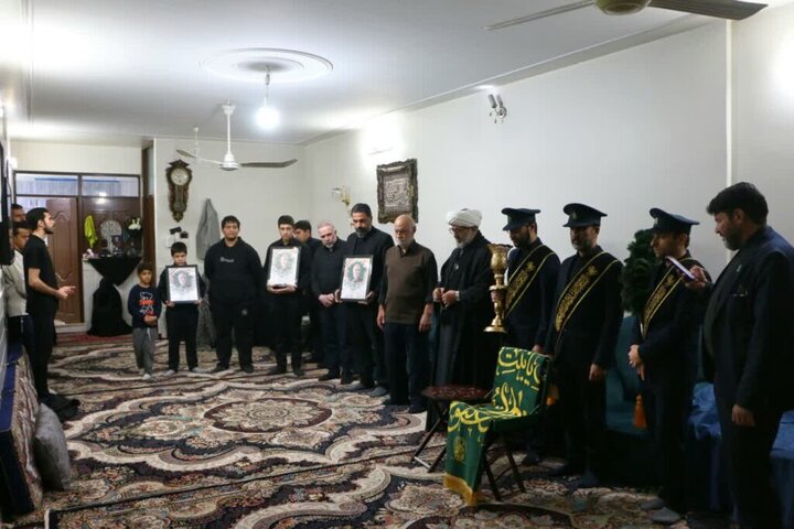 تکریم خانواده شهدای جنگ تحمیلی رمضان توسط خادمان حرم بانوی کرامت