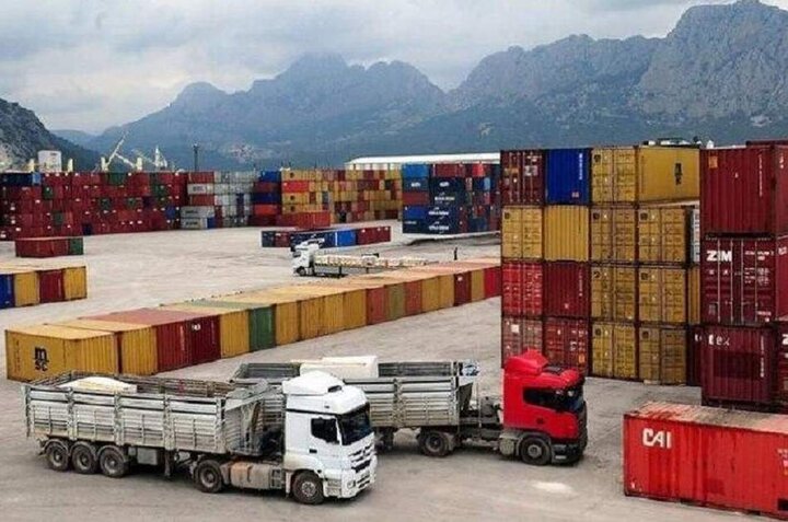 صادرات کالاهای افغانستان از مسیر لاجورد به بازارهای جهانی
