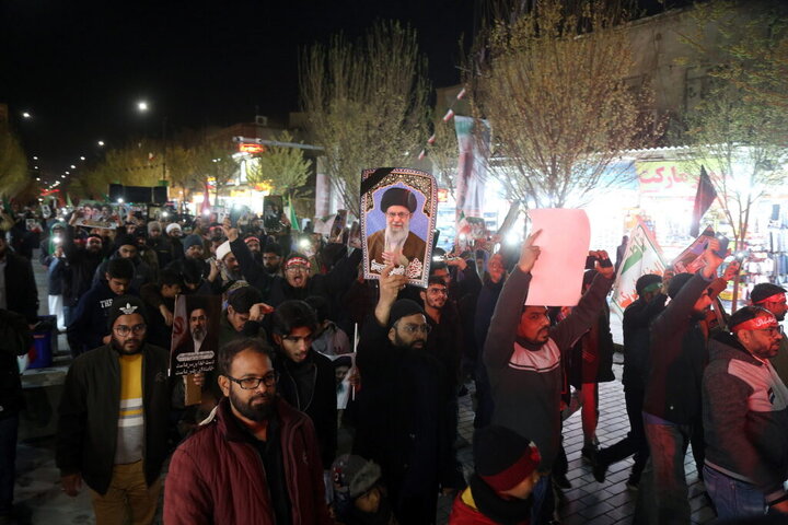 بیعت هندی‌های مقیم قم با رهبر معظم انقلاب