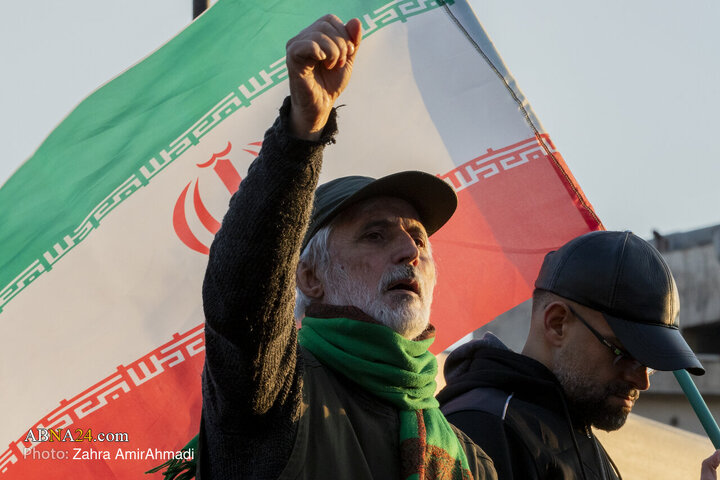 تجمع چهارشنبه سوری مردم تهران در میدان انقلاب