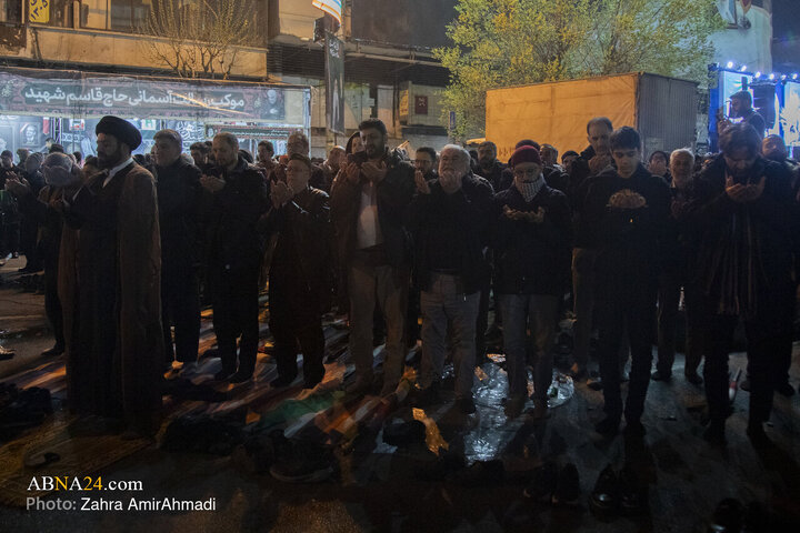 تجمع چهارشنبه سوری مردم تهران در میدان انقلاب