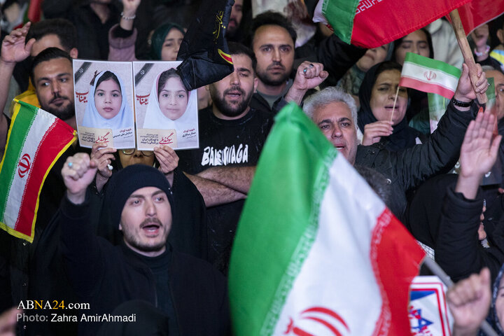 تجمع چهارشنبه سوری مردم تهران در میدان انقلاب