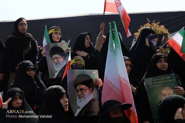 تشییع پیکر شهیدان لاریجانی، سلیمانی و شهدای ناوشکن دنا