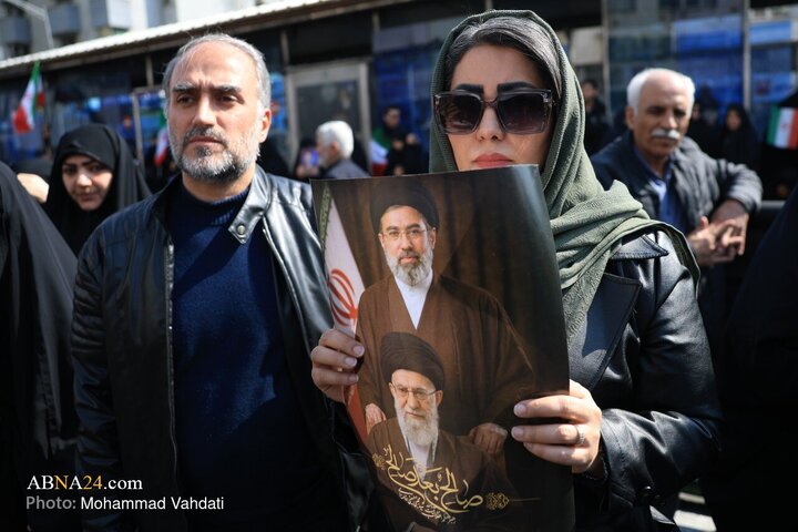 تشییع پیکر شهیدان لاریجانی، سلیمانی و شهدای ناوشکن دنا
