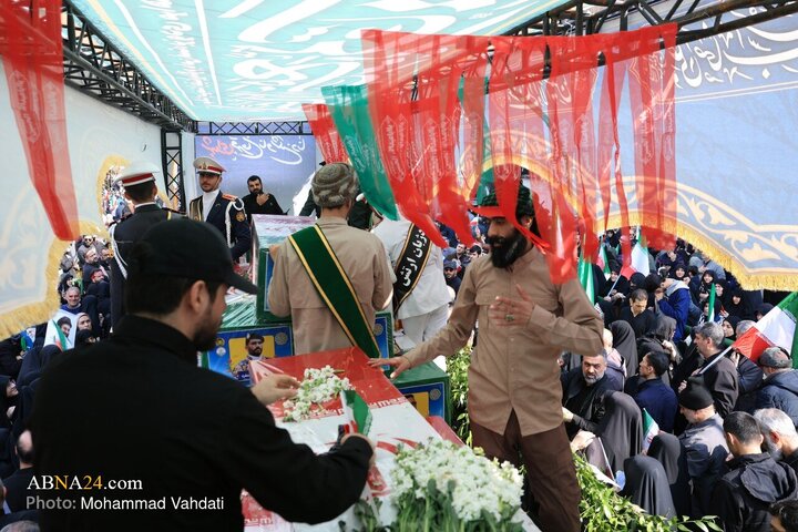 تشییع پیکر شهیدان لاریجانی، سلیمانی و شهدای ناوشکن دنا