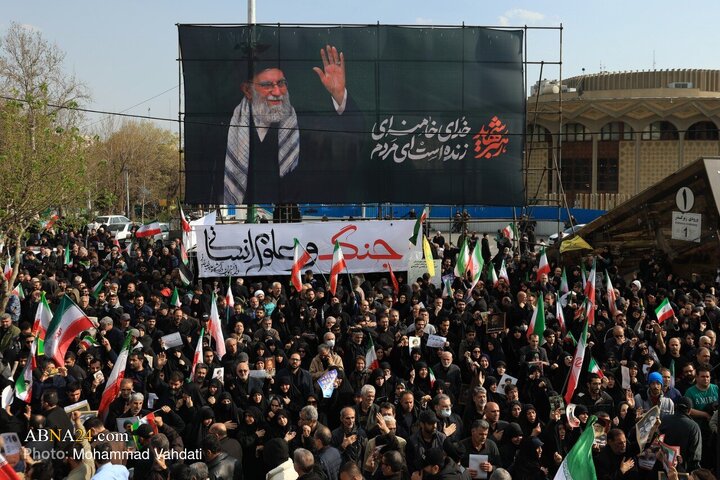 تشییع پیکر شهیدان لاریجانی، سلیمانی و شهدای ناوشکن دنا