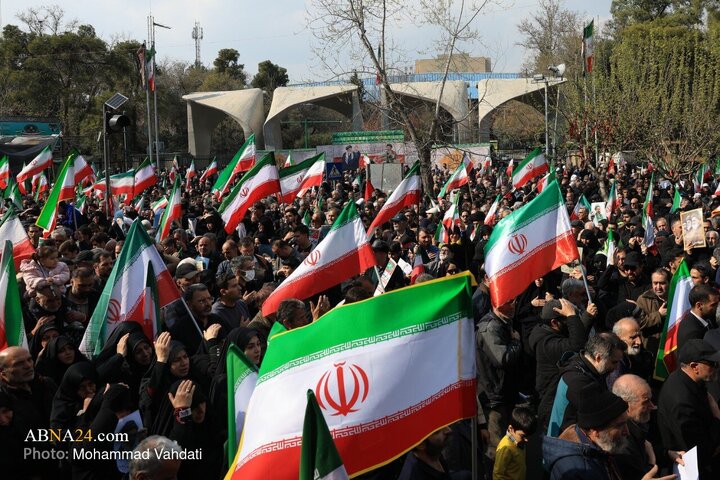 تشییع پیکر شهیدان لاریجانی، سلیمانی و شهدای ناوشکن دنا