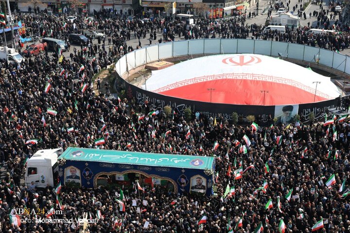 تشییع پیکر شهیدان لاریجانی، سلیمانی و شهدای ناوشکن دنا