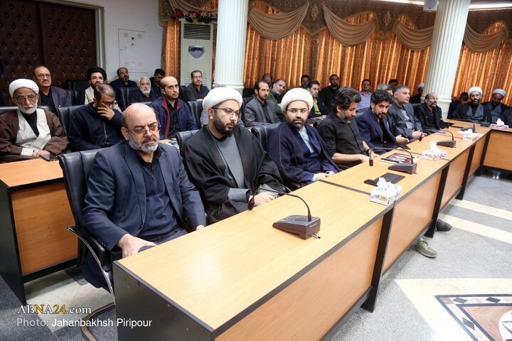 مراسم بزرگداشت رهبر شهید و بیعت با رهبر جدید در دانشگاه ادیان و مذاهب