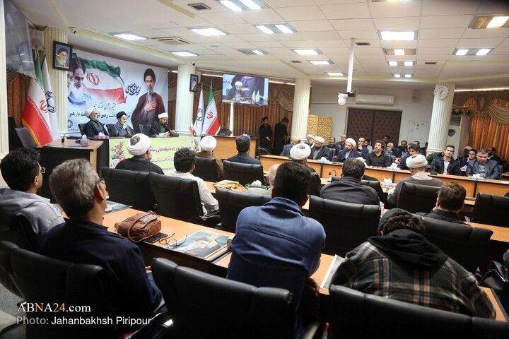 مراسم بزرگداشت رهبر شهید و بیعت با رهبر جدید در دانشگاه ادیان و مذاهب