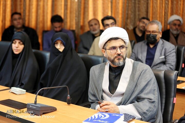 مراسم بزرگداشت رهبر شهید و بیعت با رهبر جدید در دانشگاه ادیان و مذاهب
