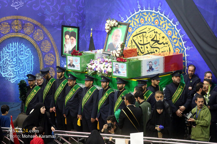 وداع با پیکر شهید علی لاریجانی در حرم حضرت معصومه(س)