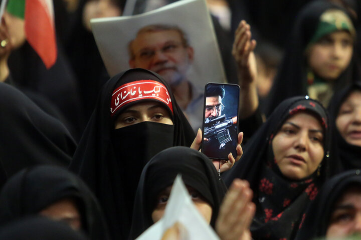 وداع با پیکر شهیدان لاریجانی در حرم حضرت فاطمه معصومه(س)