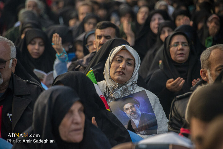 مراسم سال نو در جوار قبور مطهر شهدا در گلزار شهدا شیراز