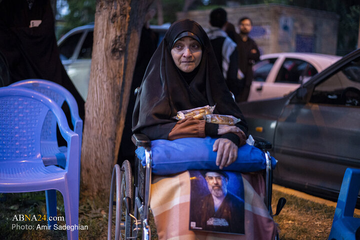 مراسم سال نو در جوار قبور مطهر شهدا در گلزار شهدا شیراز