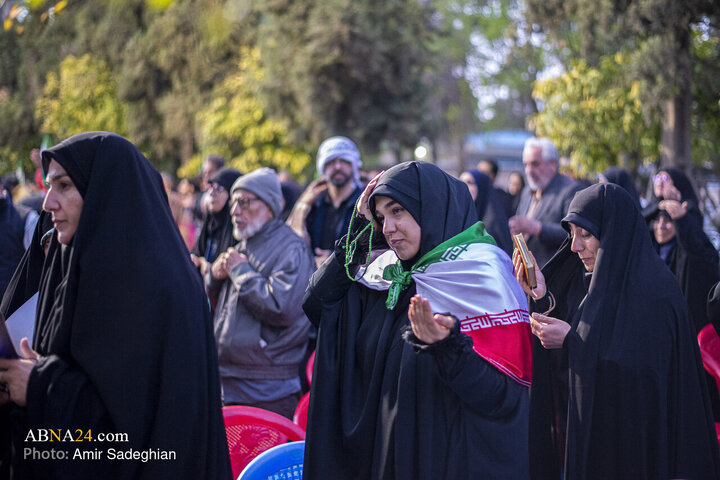 مراسم سال نو در جوار قبور مطهر شهدا در گلزار شهدا شیراز