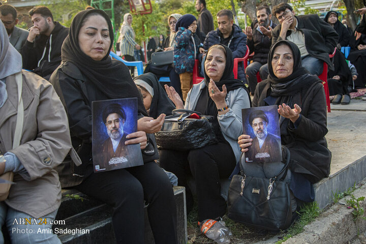 مراسم سال نو در جوار قبور مطهر شهدا در گلزار شهدا شیراز