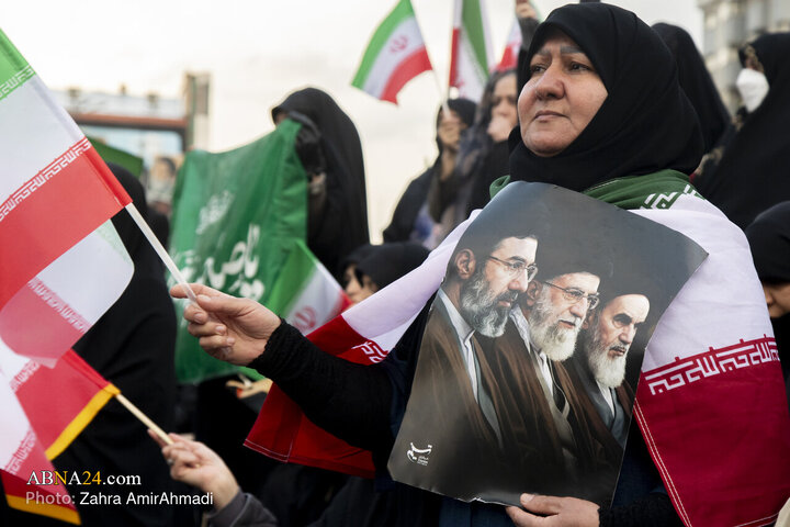 نوروز پیروزی- میدان انقلاب تهران