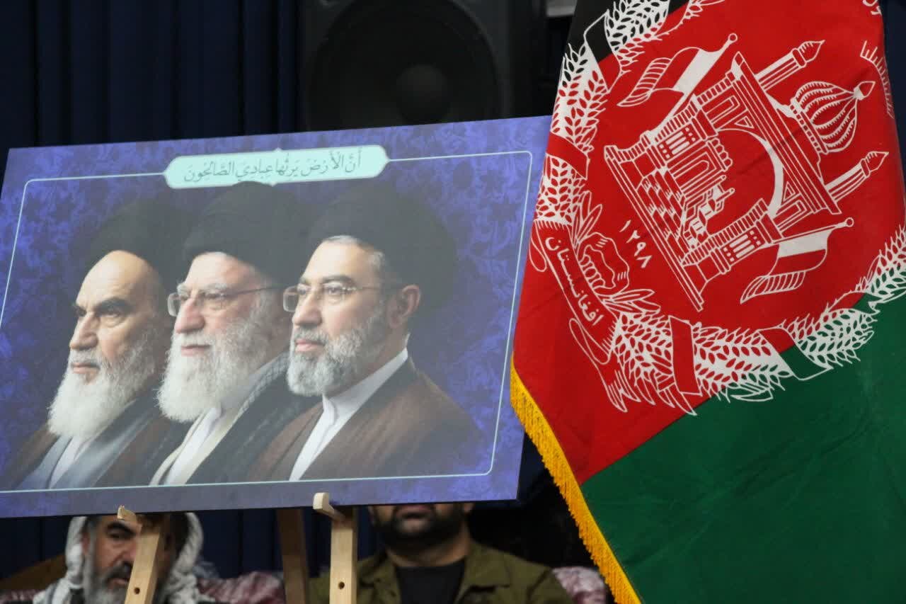 فعالان مهاجر افغانستانی: ملت‌های مسلمان به رهبری ایران بیدار شده‌اند و فریب شعارهای دروغین را نمی‌خورند