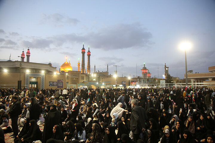 لحظه تحویل سال ۱۴۰۵ در حرم حضرت فاطمه معصومه (س)