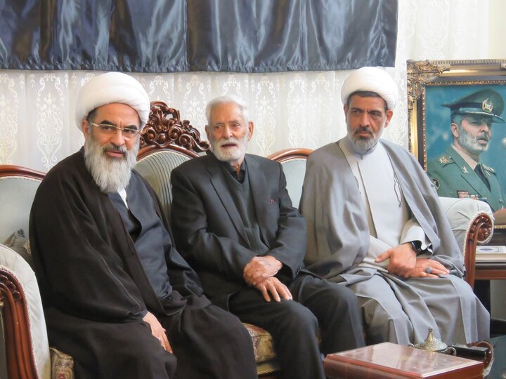 دیدار آیت‌الله فاضل لنکرانی با خانواده شهید سپهبد موسوی + تصاویر